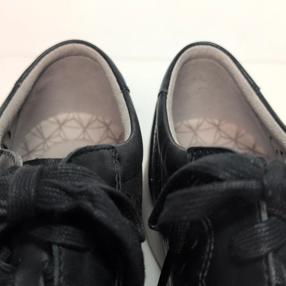 NWOT Dansko Charlie perforated leather sneaker shoes women's size 10.5. EU 41